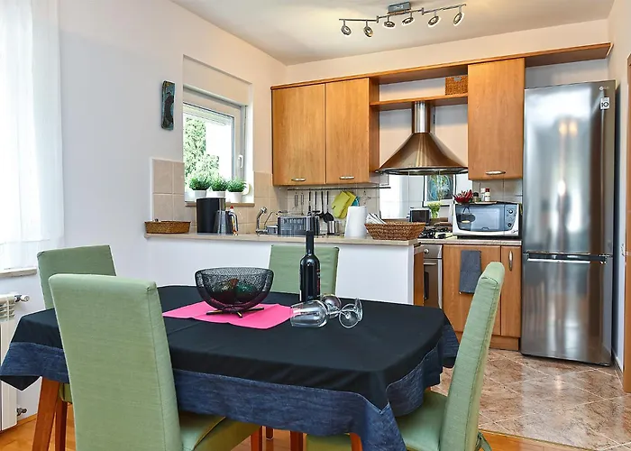 Karolina 2343 Lägenhet Pula