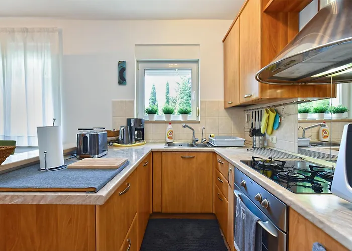 Karolina 2343 * Pula